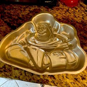Buzz light year cake pan